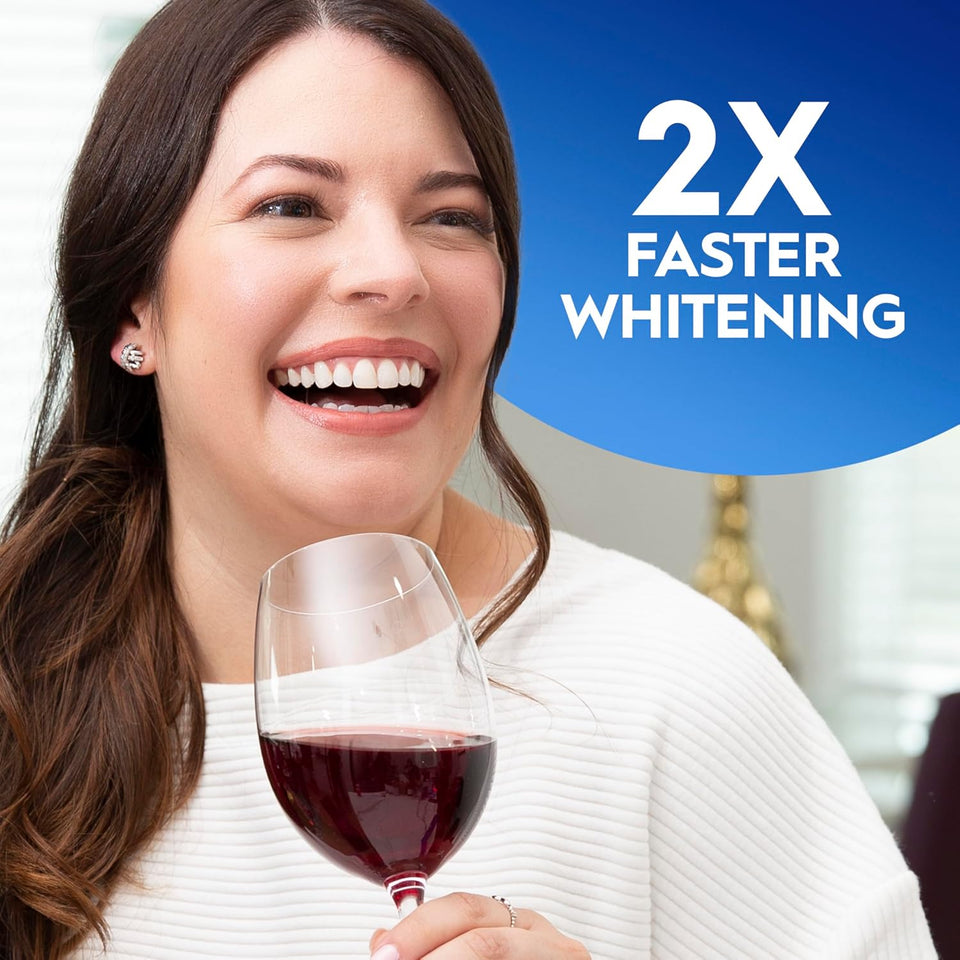 Crest 3D White Advanced Luminous Mint Teeth Whitening Toothpaste, Crest Toothpaste, 3.7 oz Pack of 4 - Helps Remove Surface Stains, Whitens Teeth, Strengthens Tooth Enamel, Protects Against Cavities