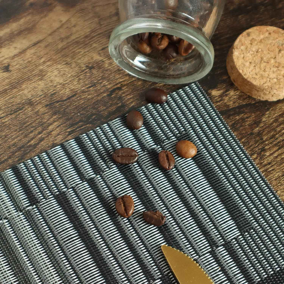 HeloHo Heat-Resistant Washable Vinyl Placemats Set of 4 Non-Slip Table Mats for Kitchen Dining Indoor Outdoor Decor
